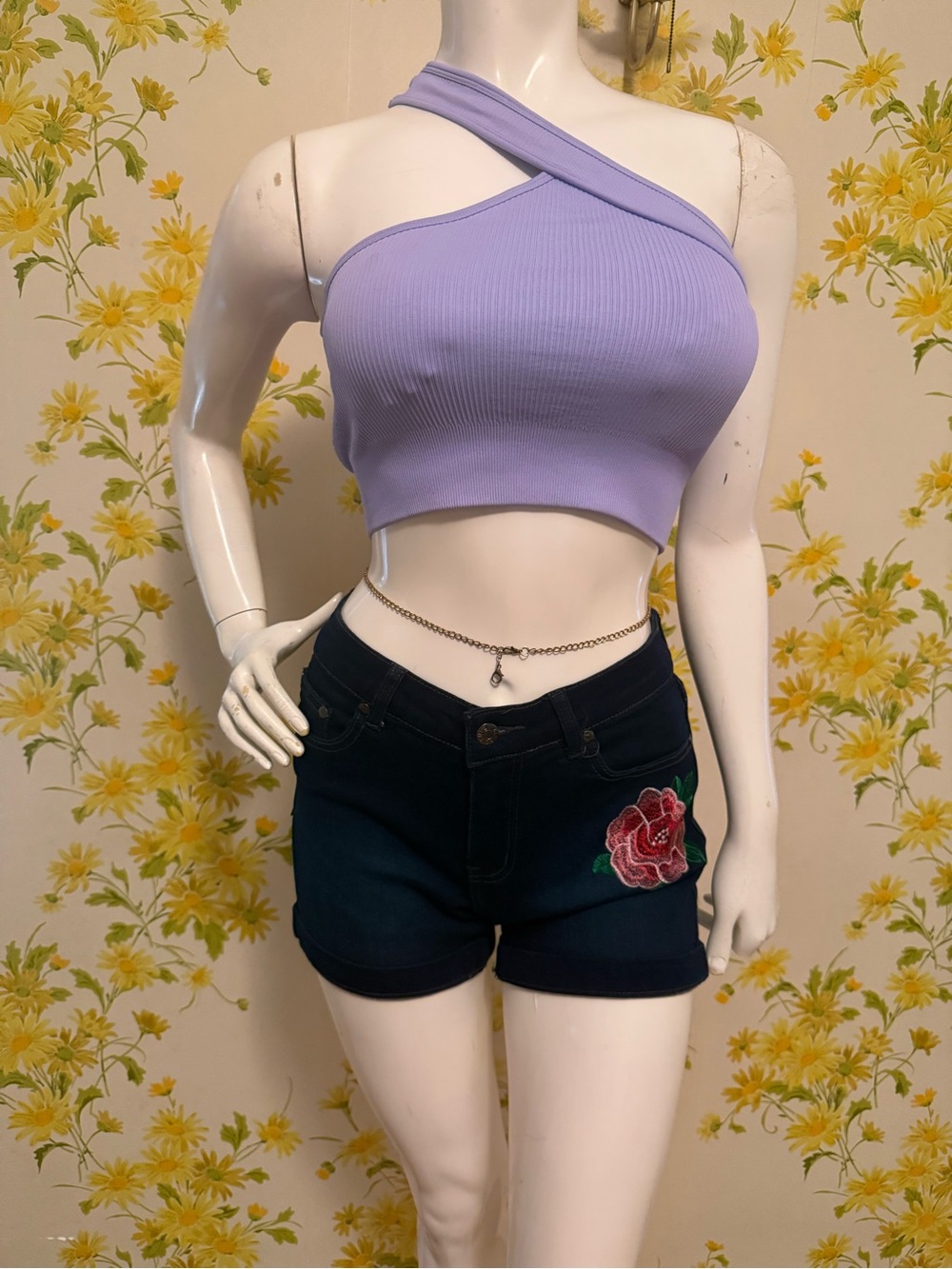 NWT indigo denim Shorts with Rose Embroidery size 7/8